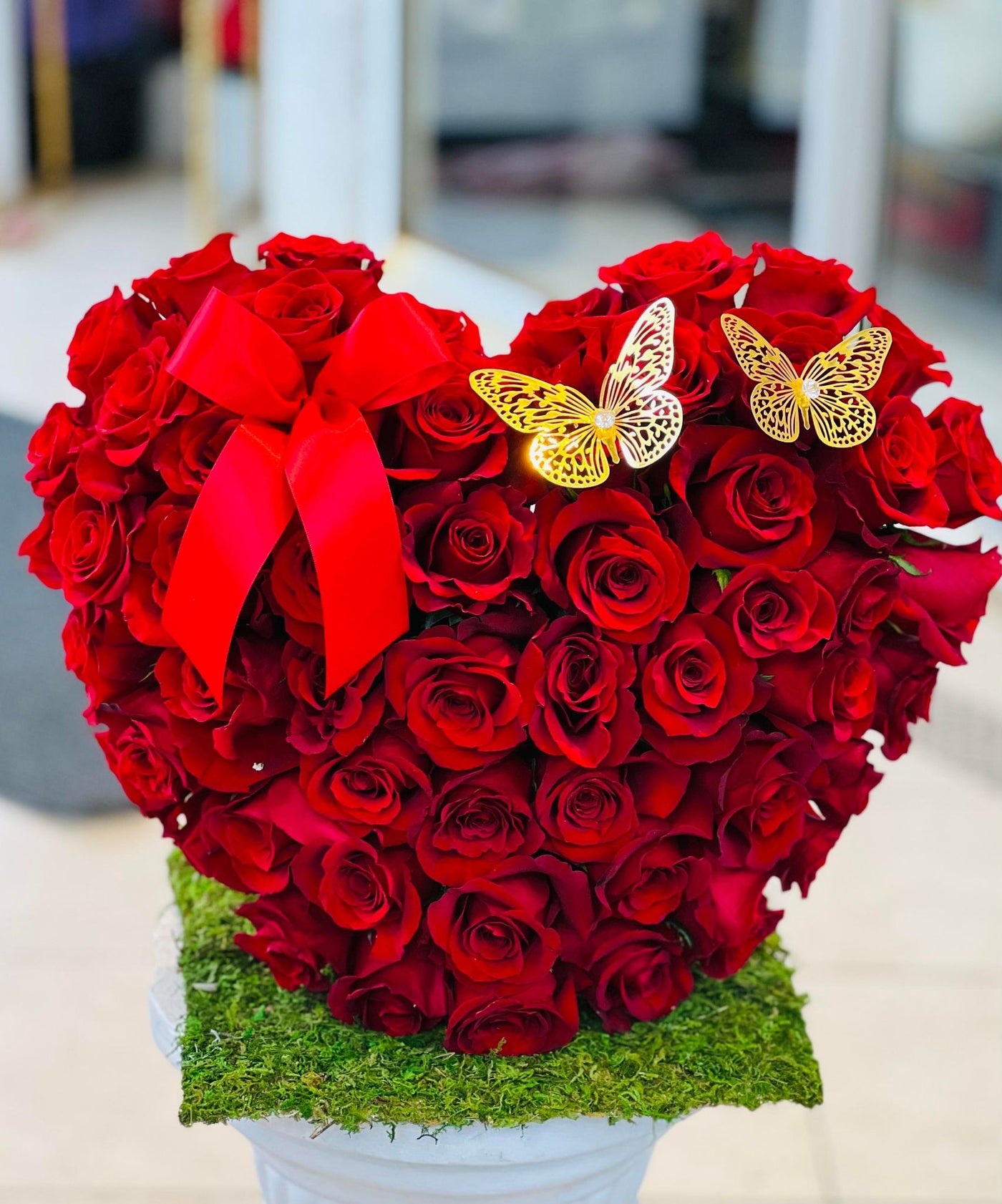 Small Standing heart -50 Roses